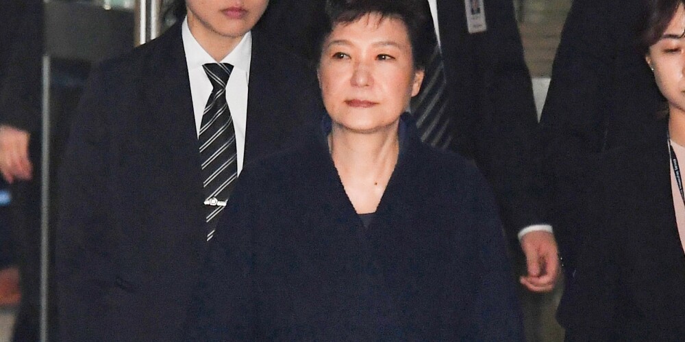 Dienvidkorejas prokuratūra eksprezidentei pieprasa 30 gadu cietumsodu
