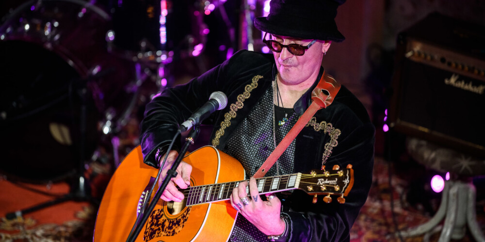 Ainars Virga (dzimis 1964. gada 6. aprīlī Liepājā) ir latviešu rokmūziķis, solists un dziesmu autors. Mūzikā darbojas kopš 1980. gada. Darbojies grupās Vabolītes, Corpus, Neptūns, Liepājas kvartets, Līvi, Riga, Liepājas brāļi un Virga Hard Orchestra. 2014. gada aprīlī Ainars Virga izdod pirmo soloalbumu "Dziesmas par dzīvi un mīlestību", kas tika atzīts par 2014. gada labāko metāla un roka albumu.