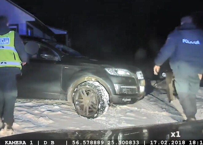 "Klaja bezatbildība" - tā par kāda pārīša bēgšanu ar "Audi" Jēkabpils pusē saka policijā. VIDEO