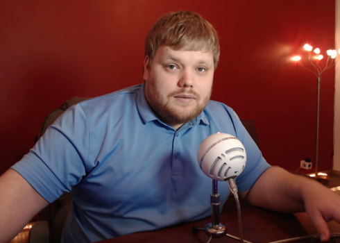 Iespējams, 31 gadu vecais Jānis pēc deviņiem virtualiātē pavadītiem gadiem šajā "darbā" ir vīlies.  Savu"YouTube" kontu viņš pārdevis.