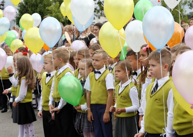 Skolu direktori atbalsta skolas gaitu sākšanu no sešu gadu vecuma