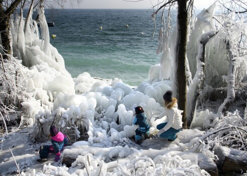 Aukstums pār Eiropu jau nosaukts par anomāliju: Arktikā esot siltāks
