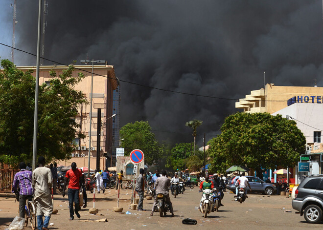 Burkinafaso noticis uzbrukums Francijas vēstniecībai