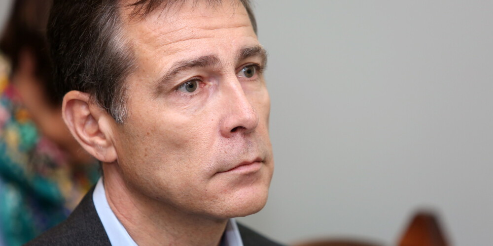 Apsūdzētais bijušais "Latvijas dzelzceļa" vadītājs Uģis Magonis tiesas sēdes laikā Limbažu rajona tiesā.