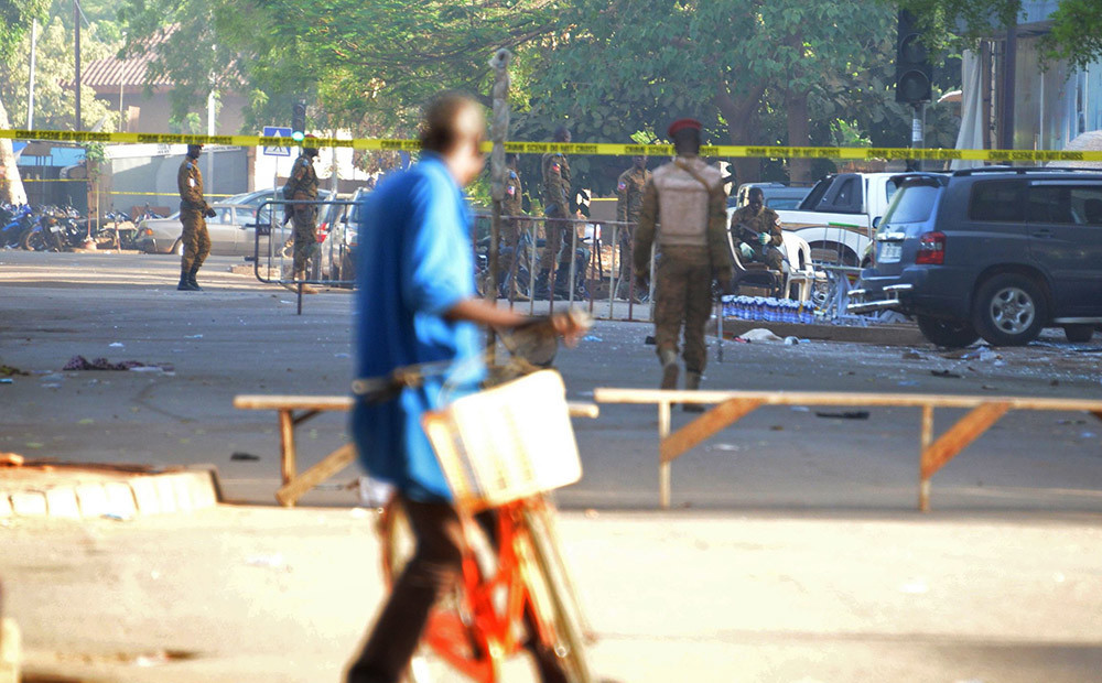 Uzbrukumos Burkinafaso galvaspilsētā nogalināti astoņi karavīri