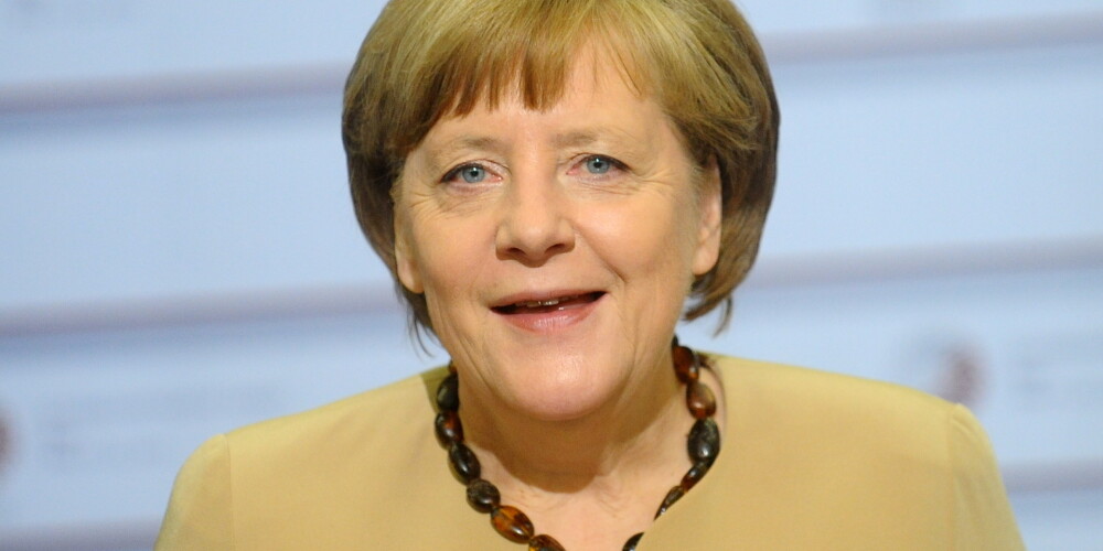 Vācijas sociāldemokrāti referendumā atbalstījuši koalīciju ar Merkeles pārstāvētajiem konservatīvajiem