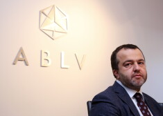 "ABLV Bank" valdes priekšsēdētājs Ernests Bernis piedalās preses konferencē. 