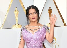 Сальма Хайек на церемонии "Оскар-2018" поразила безвкусным нарядом за 4,2 миллиона долларов