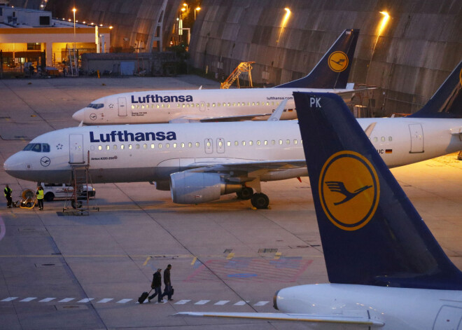 Zagļu grupa no "Lufthansa" lidmašīnas nolaupa piecus miljonus dolāru skaidrā naudā