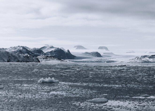 Mākslinieks Voldemārs Johansons Barents Spektakel festivālā Norvēģijā pirmizrādīja savu skaņas un kino skulptūru “Prombūtne“.