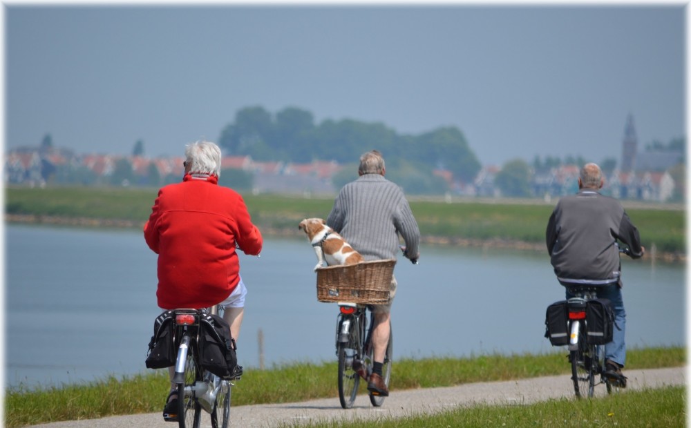 Latvijai nepieciešams būtiski palielināt minimālo pensiju apjomus, paziņo OECD
