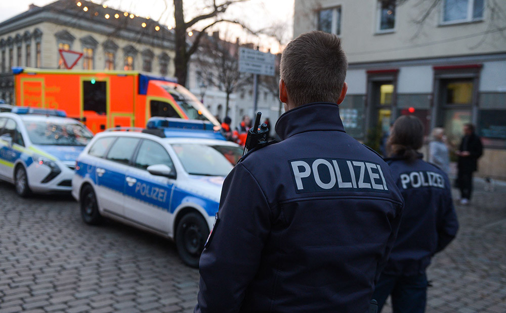 Par uzbrukumu bēgļiem Vācijā cietumsods piespriests 8 cilvēkiem