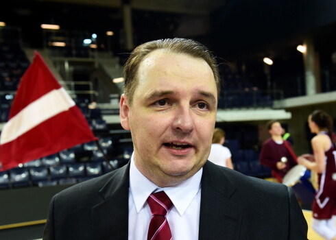 Zībarts Latvijas sieviešu basketbola izlasi vadīs līdz olimpiskā cikla beigām