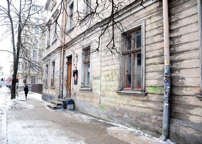 Klientei Kaņepes Kultūras centra bārā atlikumā izdod viltotus 50 eiro