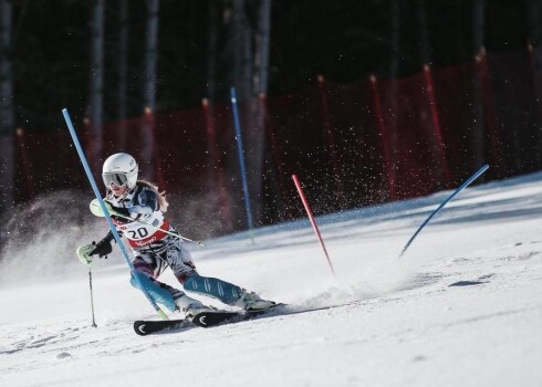 Visu laiku Latvijas labākās kalnu slēpotājas meita trešo gadu pēc kārtas uzvar neoficiālajā pasaules čempionātā bērniem