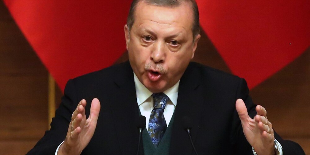 Turcijas prezidents par atbalsta trūkumu Sīrijā: "Hei, NATO, kur tu esi?"