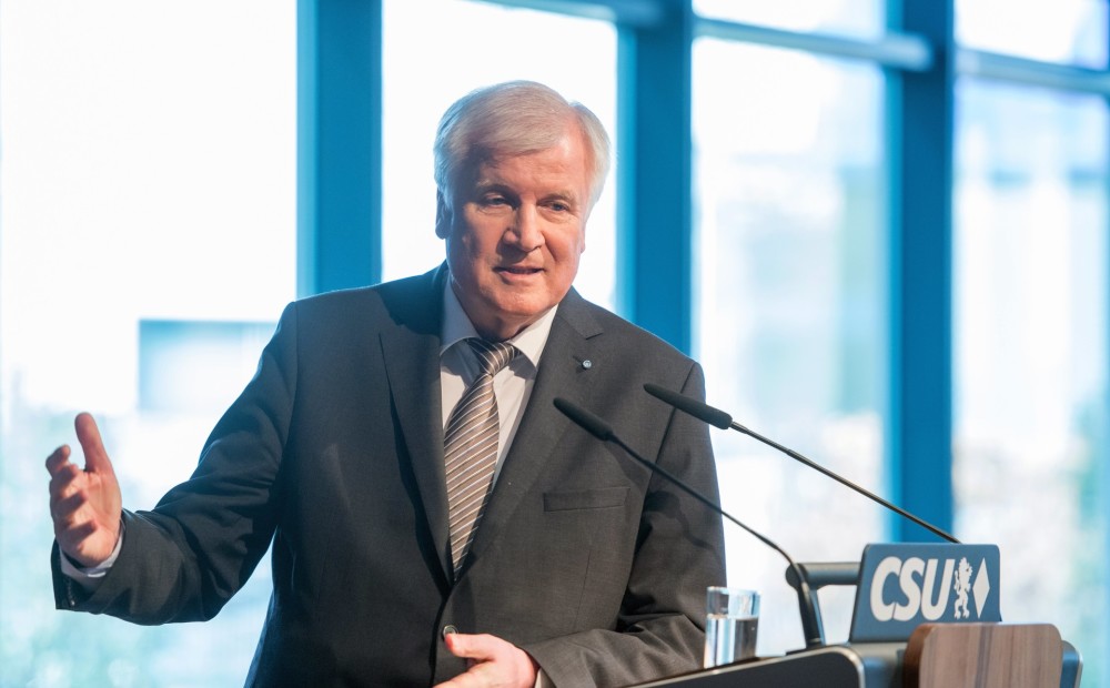 Topošais Vācijas iekšlietu ministrs sola paātrināt migrantu deportēšanu