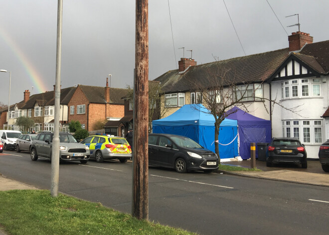 Lielbritānijas pretterorisma policija otrdien paziņoja, ka sākusi izmeklēšanu saistībā ar krievu trimdinieka Nikolaja Gluškova nāvi, kurš nomiris Londonā savās mājās nezināmu iemeslu dēļ.