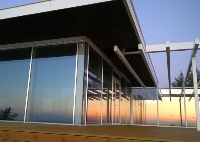 Pašvaldība lūgusi īpašnieku rakstiskā dokumentā apliecināt solījumu aizvākt "māju-kuģi"