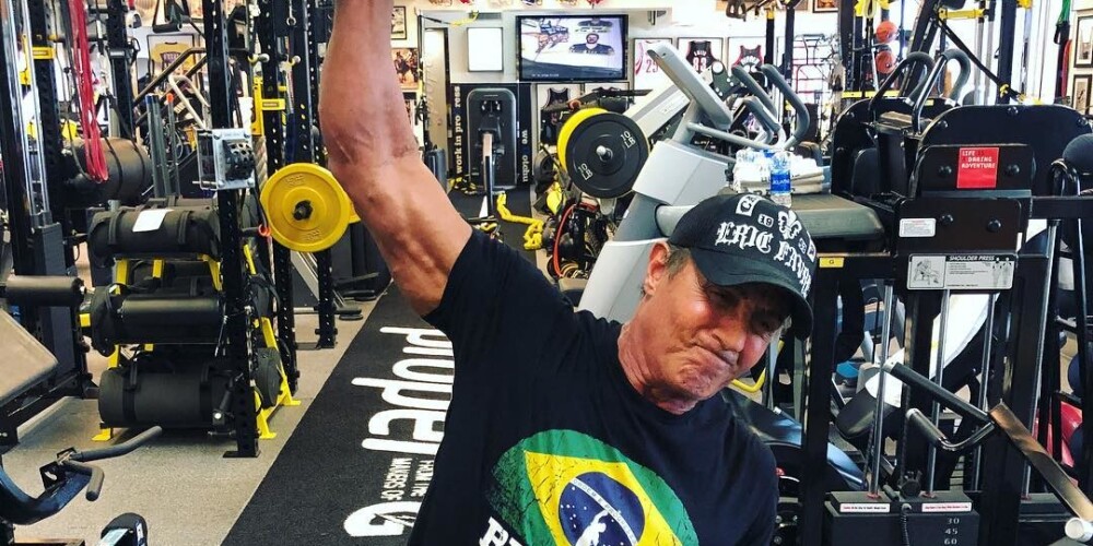 Uh, kas par muskuļiem! Silvestrs Stallone 71 gada vecumā regulāri apmeklē sporta zāli.