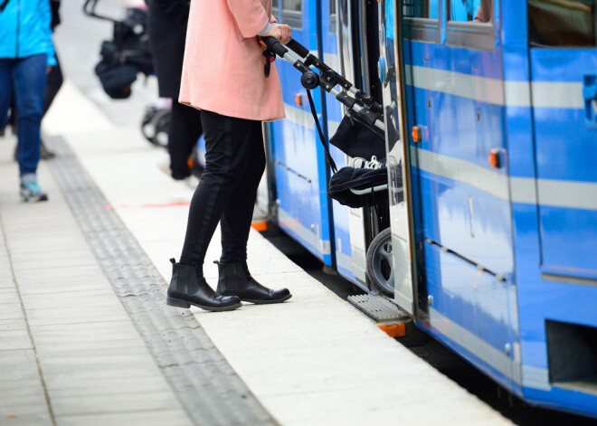 Autobusa vadītāja padomi cilvēkiem ar bērnu ratiņiem. Netēlojiet supermammas!