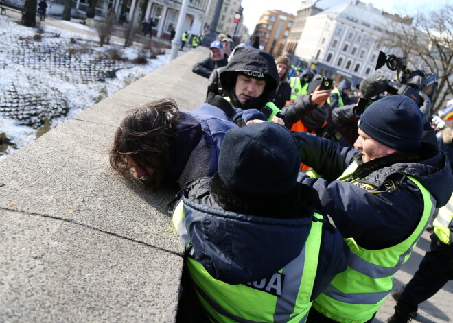 Задержанным во время шествия легионеров грозят предупреждения или штраф