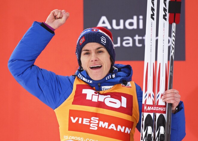 Norvēģu zvaigzne Heidi Venga iegūst Lielo kristāla globusu distanču slēpošanā