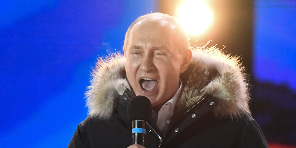 Путин на митинге-концерте в Москве поблагодарил за поддержку на выборах