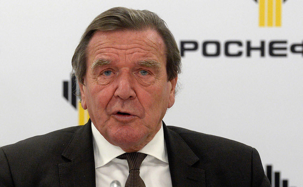 Ukrainas ministrs rosina vērst sankcijas pret Vācijas ekskancleru Šrēderu