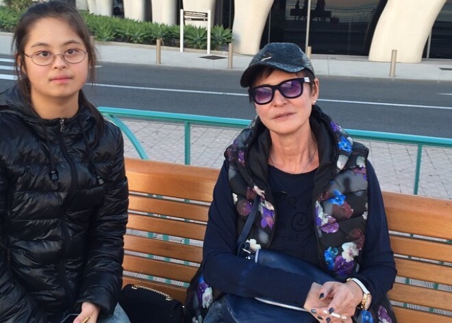 «Мама, пора мне на небо»: Ирина Хакамада впала в истерику от слов больной дочери