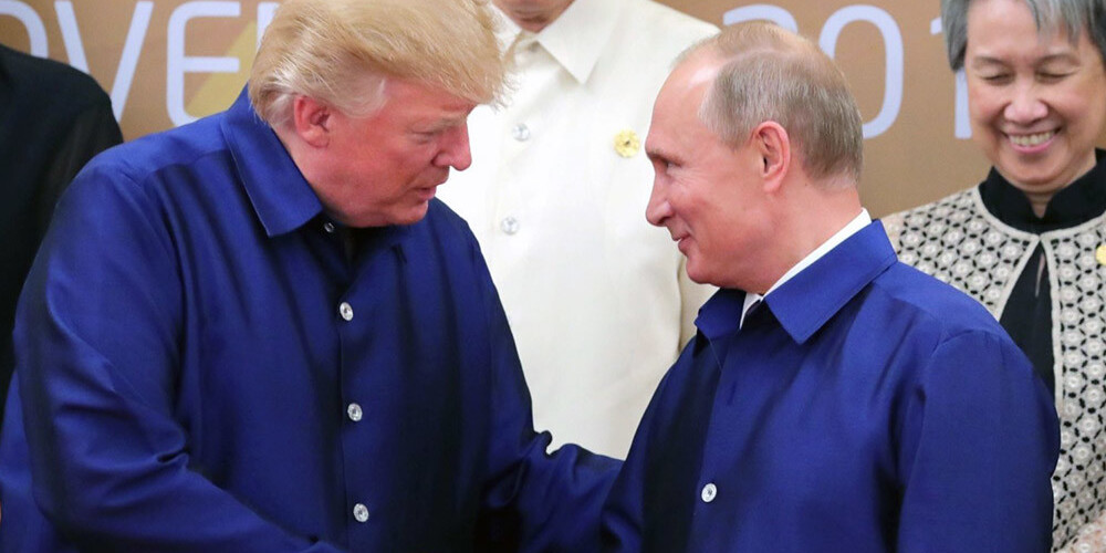 Kremlis paziņo, ka Tramps telefoniski apsveicis Putinu ar uzvaru vēlēšanās