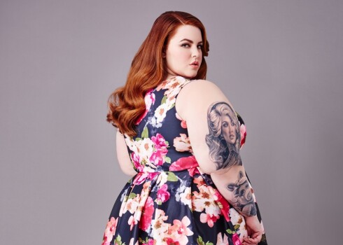 Tesa Holideja, lielo izmēru modele