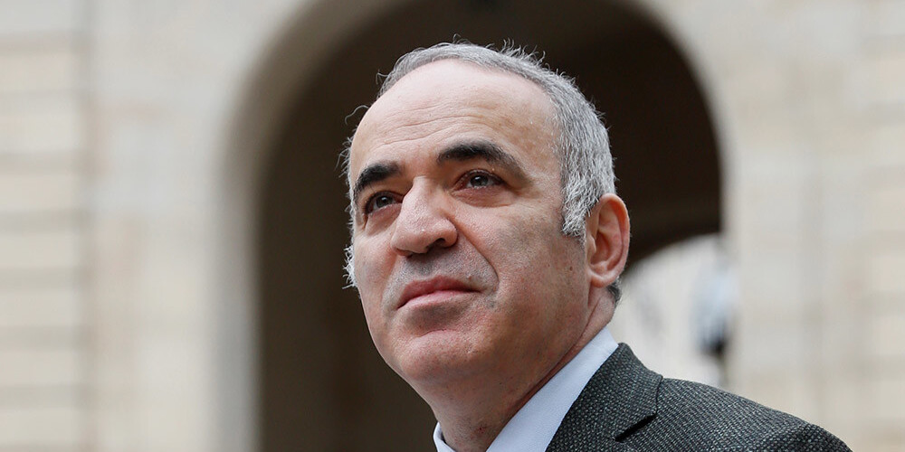Kasparovs: "Atšķirībā no pagātnes diktatoriem Putins tur pirkstu uz kodolpogas"