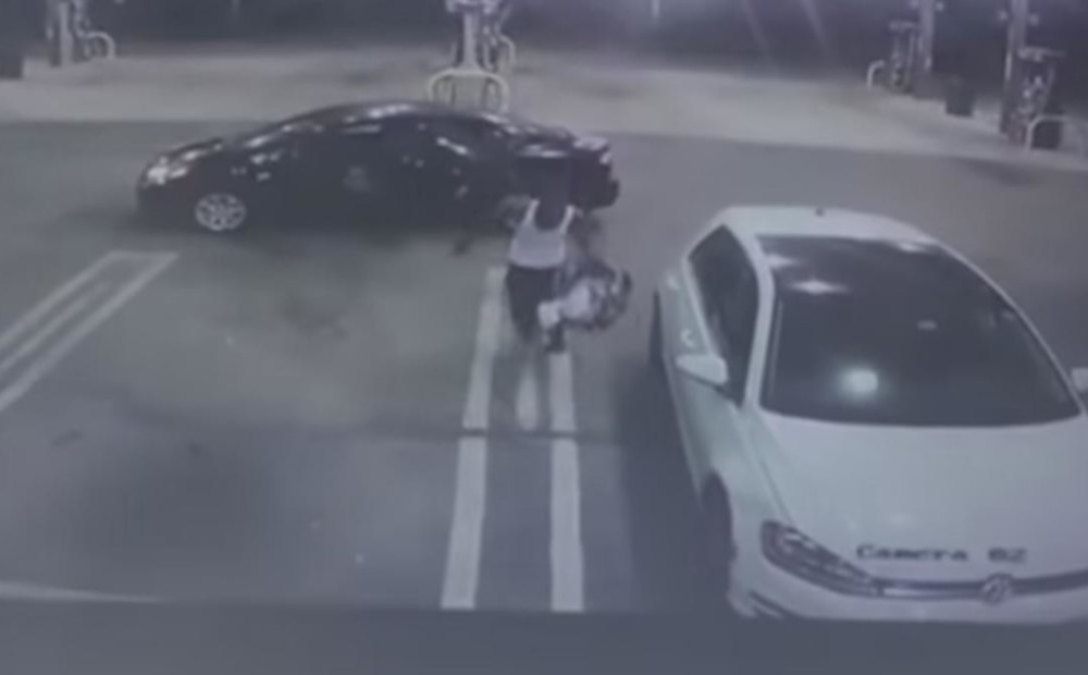 преступник спас человека