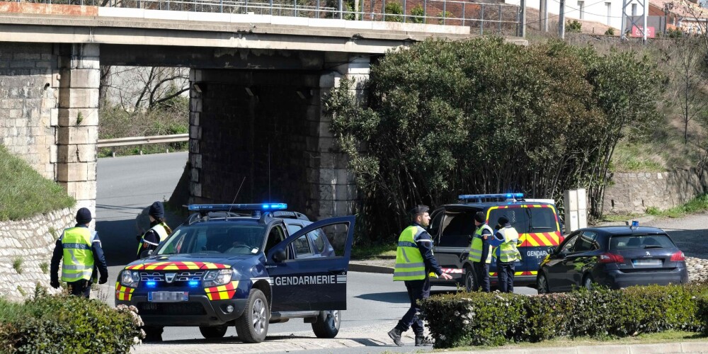 Francijas policija likvidē ķīlnieku sagrābēju, kurš nogalināja vismaz trīs cilvēkus