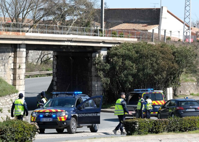 Francijas policija likvidē ķīlnieku sagrābēju, kurš nogalināja vismaz trīs cilvēkus