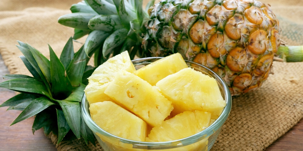 Kā pareizi sagatavot ēšanai ananasu?