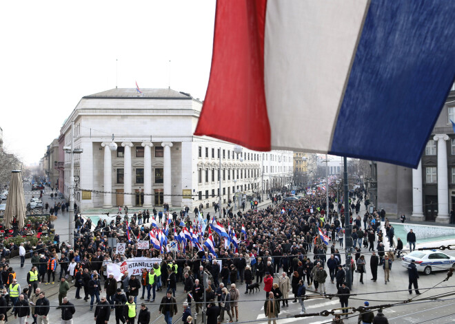 Tūkstošiem Horvātu sestdien izgājuši Zagrebas ielās, lai protestētu pret Stambulas konvencijas ratifikāciju.