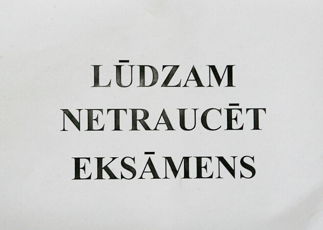 3 skolu audzēkņiem varētu nākties vēlreiz rakstīt angļu valodas eksāmena domrakstu