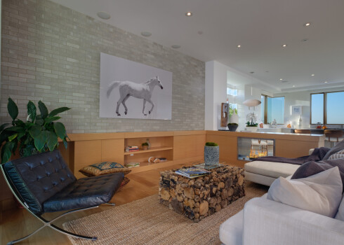 Supermodele Taira Benksa iegādājusies 5 guļamistabu īpašumu Kalifornijā, par to samaksājot 7 miljonus dolāru.