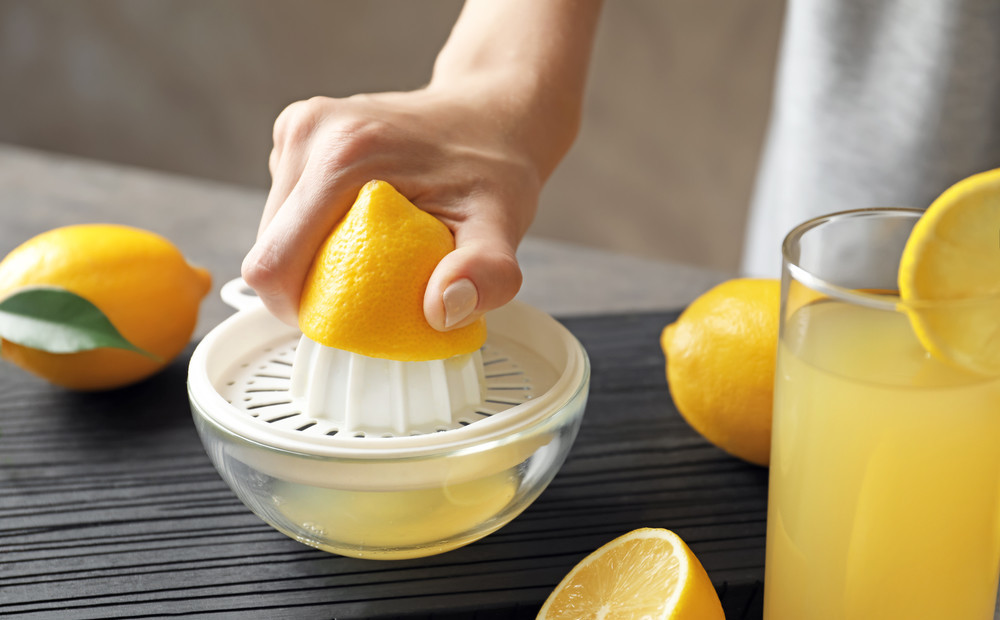 Citrons mājas uzkopšanai: tīra, kopj un labi smaržo