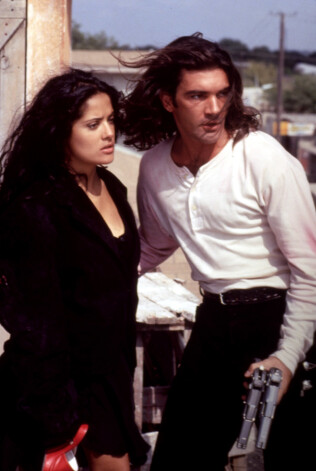 Antonio Banderass un Selma Haijeka filmā „Desperado”.