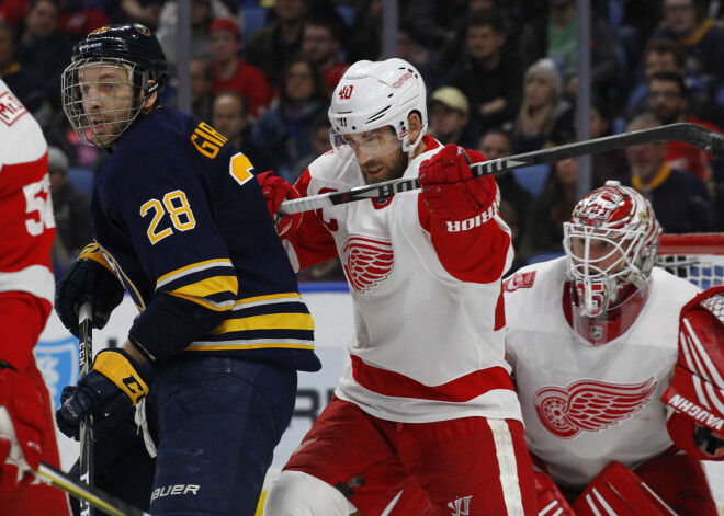 Girgensona "Sabres" pēc teicama sākuma cieš zaudējumu pret "Red Wings"