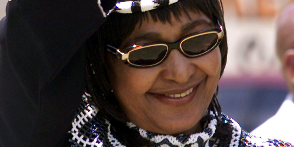 Mirusi Dienvidāfrikas pretaparteīda aktīviste Vinnija Madikizela-Mandela