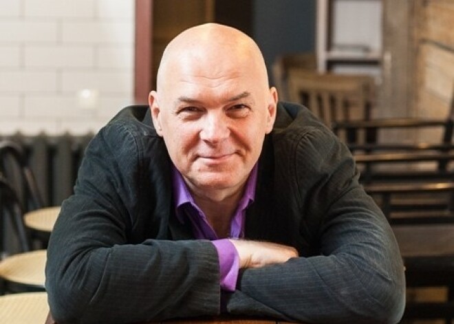 Kultūras pils “Ziemeļblāzma” piedāvā muzikālo interviju ar dziedošo aktieri Vari Vētru