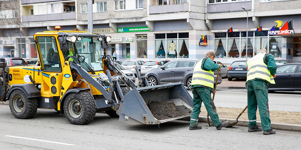 Ar smilšu savākšanu no ielām Rīgā sākas Spodrības mēnesis