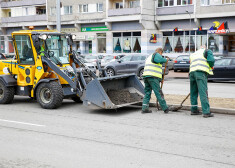 Ar smilšu savākšanu no ielām Rīgā sākas Spodrības mēnesis