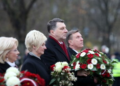 Turīgākais no valsts pirmajām personām ir Valsts prezidents Raimonds Vējonis (vidū), kuram nav parādu atšķirībā no Saeimas priekšsēdētājas Ināras Mūrnieces un premjera Māra Kučinska.