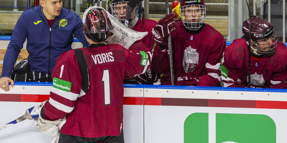 Spoži spēlējošais vārtsargs Voris ieved mūsu jaunos hokejistus pasaules elitē