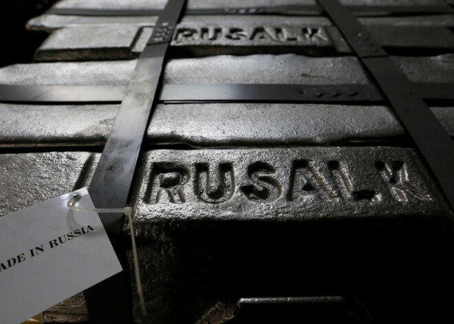 ASV noteikto sankciju dēļ "Rusal" akcijas vērtība nokrītas par gandrīz 50%